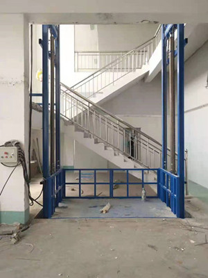 車(chē)間廠房,倉(cāng)庫(kù)用導(dǎo)軌式液壓升降機(jī)(圖1) 5255a07ebad3eb75b21d813c3200bb3.jpg
